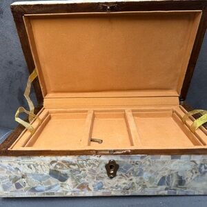 Amazing handmade Egyptian mother of pearl jewellery box
